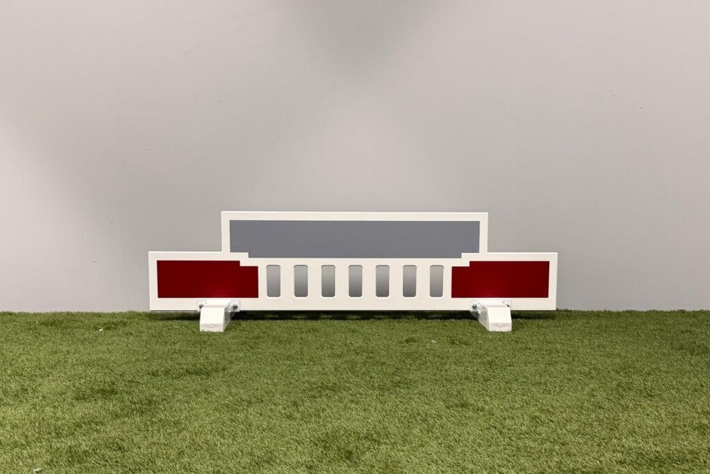 Onderzetstuk met aluminium voeten 149 x 41 cm